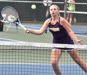 Richardson leads tennis girls